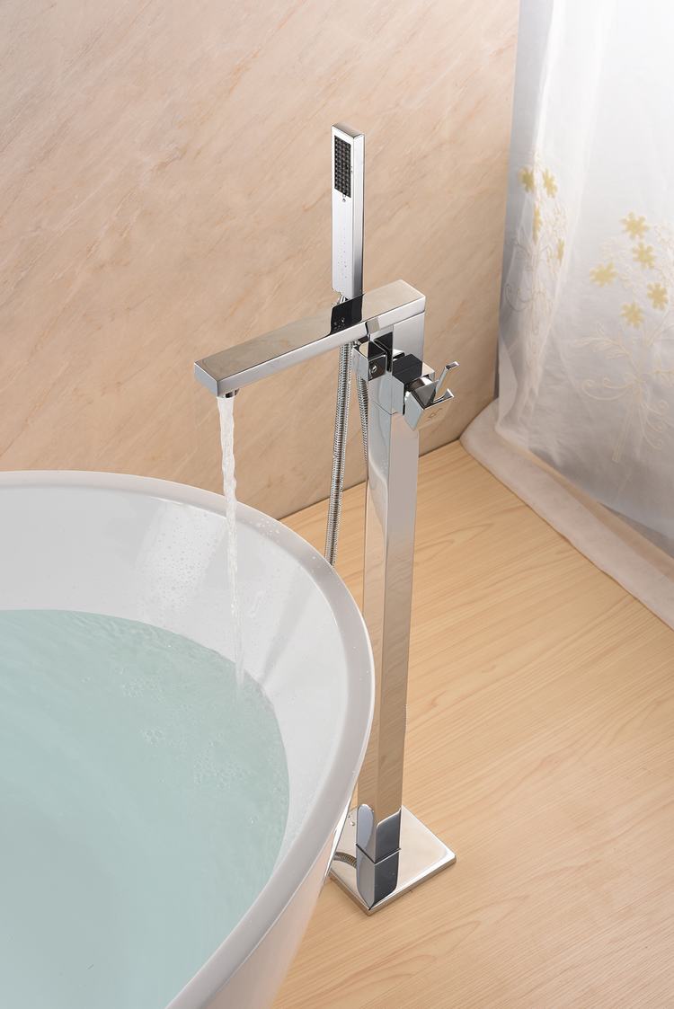 Robinet de remplissage de baignoire autoportant à montage au sol en chrome poli de salle de bain