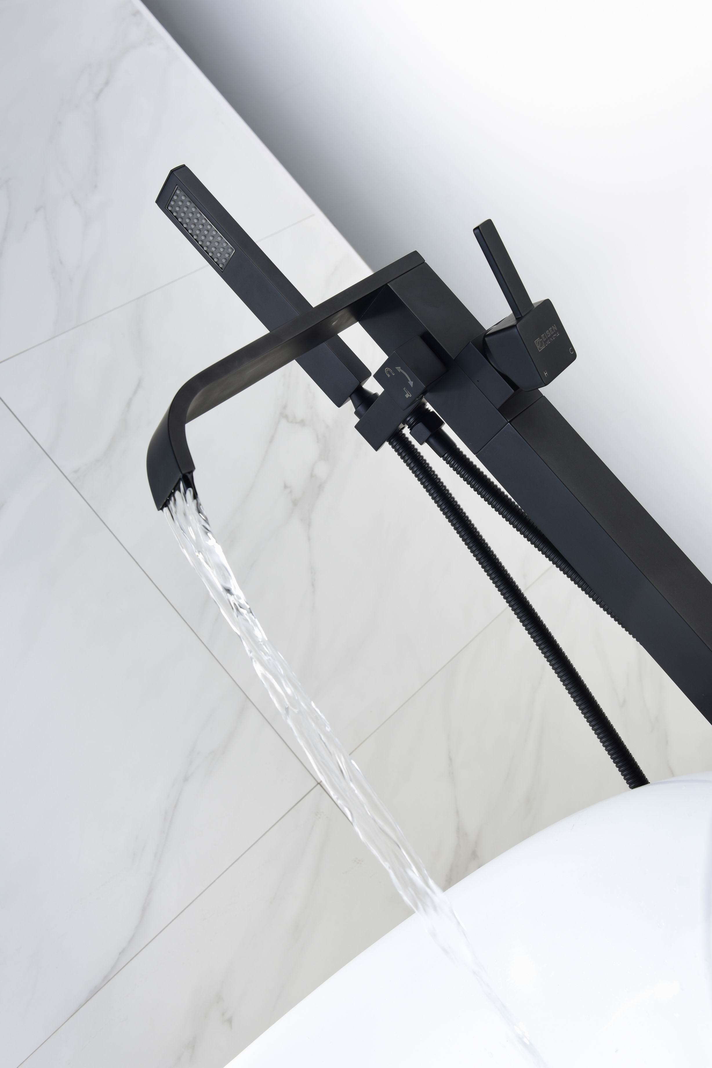 Mitigeur de bain autoportant noir mat et douche à main, robinet de baignoire autoportant cascade en laiton noir