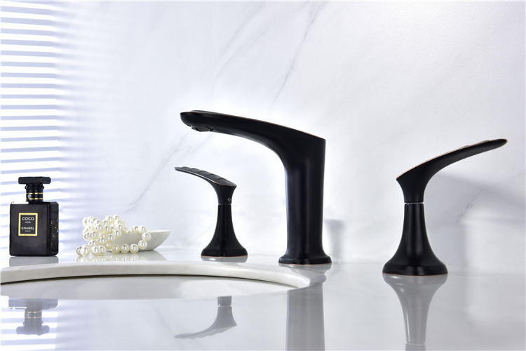 Chine usine ORB conception spéciale robinet de bassin de salle de bain 3 trous robinets de salle de bain noir