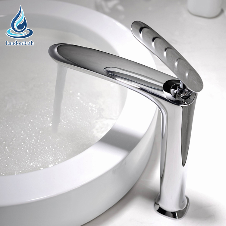 Robinet de lavabo de bain chromé design de luxe robinet de lavage à la main monté sur le pont, fabricants de robinets standard australiens rubinetti bagno