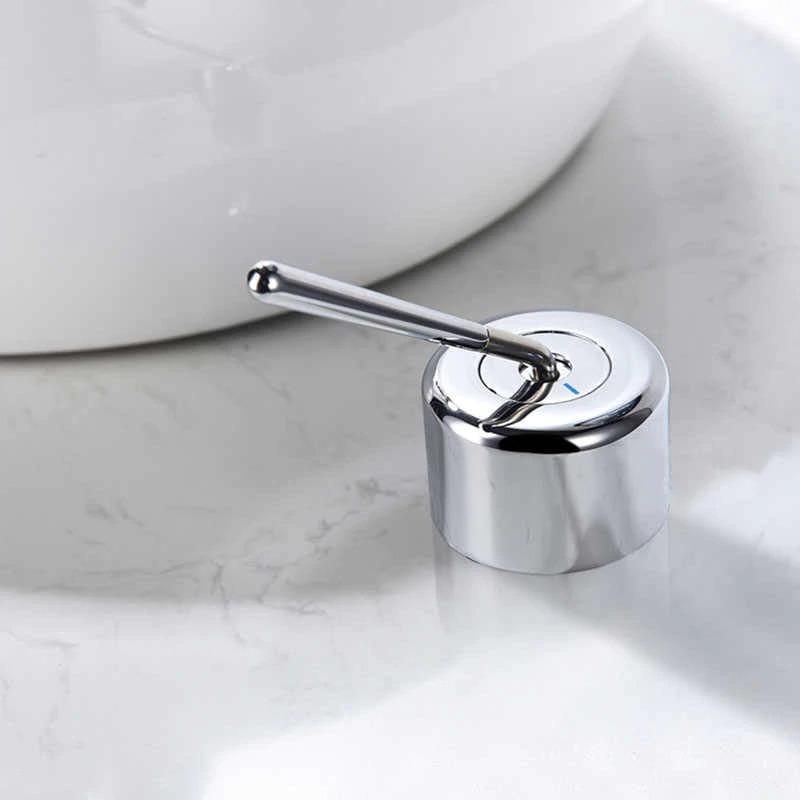 Nouveau modèle robinets de lavabo robinet de lavabo de salle de bain deux trous mitigeur en acier inoxydable