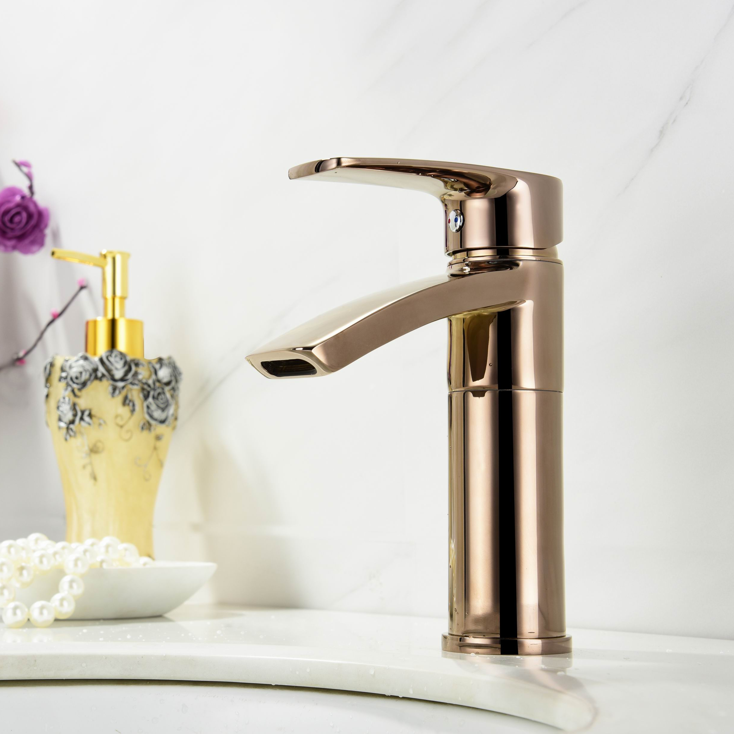 Robinet de lavabo en laiton de salle de bains moderne en or rose, robinets d'eau dorés à levier unique