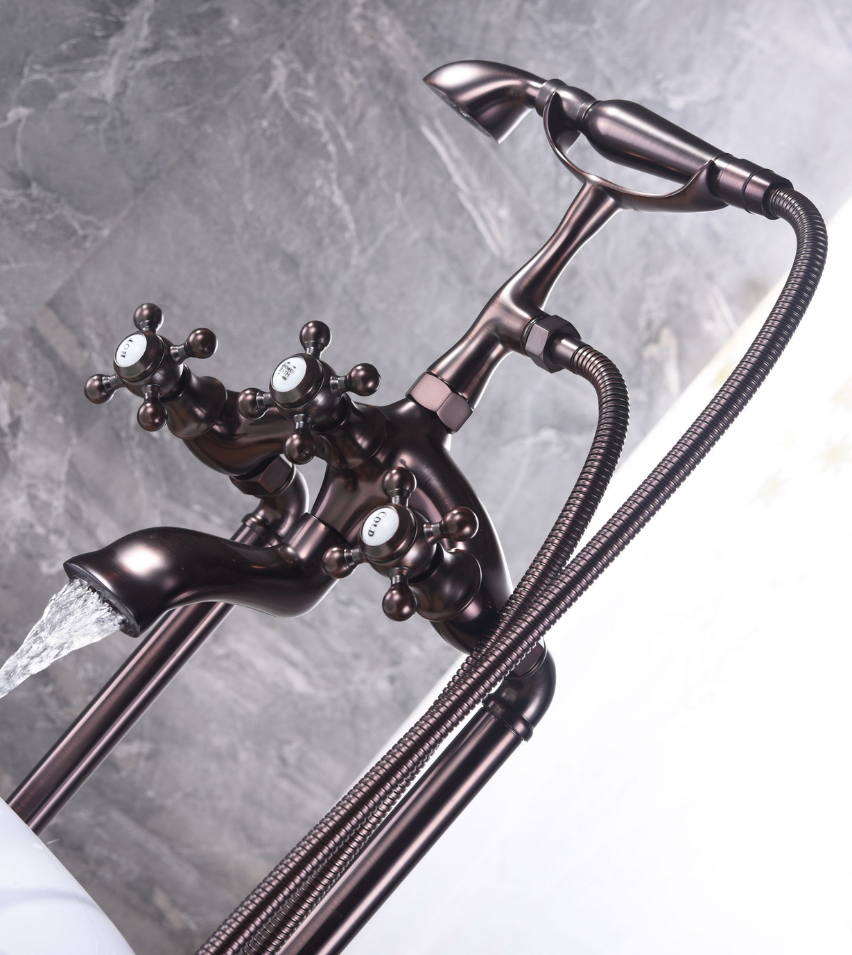 Robinet mitigeur autoportant libre en cuivre de conception de couleur antique pour baignoire sur pattes
