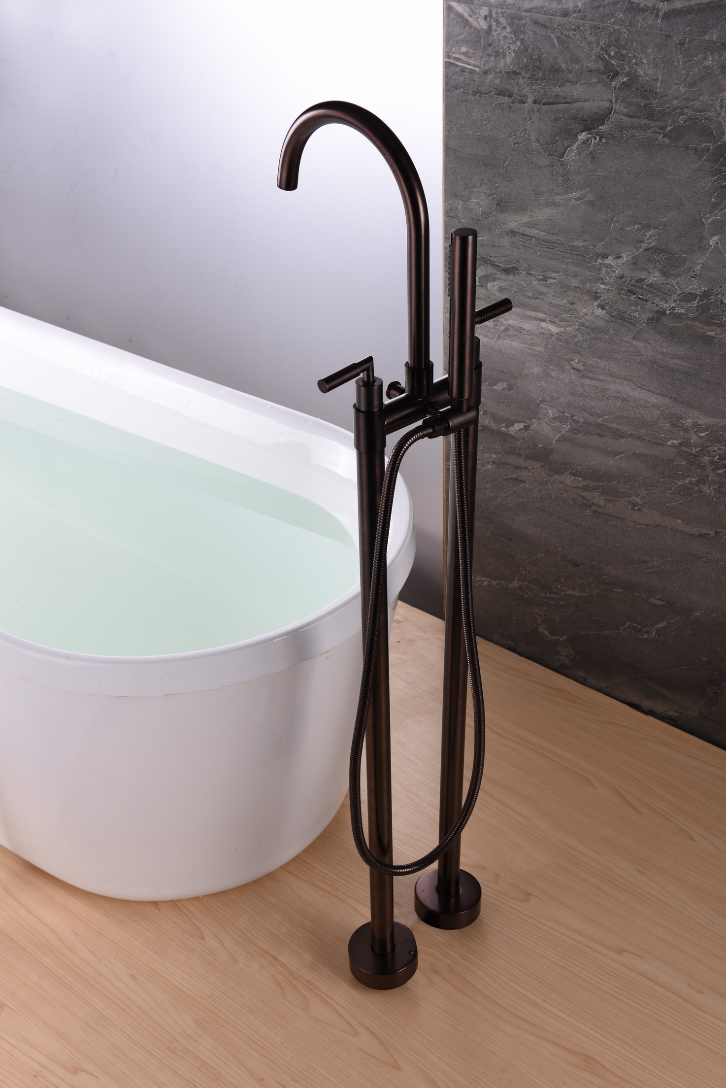 Nouveau style nouveau robinet de baignoire mitigeur couleur bronze à double poignée de bonne qualité